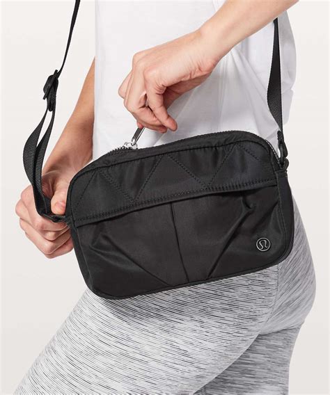 lululemon cross body bag.